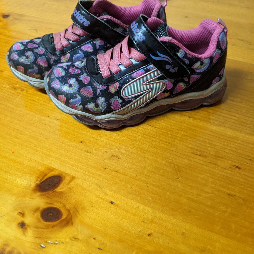 Sketchers shoes
